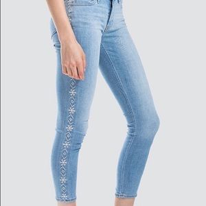 Levi’s 711 Skinny Ankle Jeans